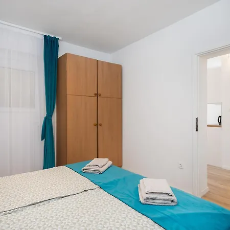 Near Central Beach With Free Parking