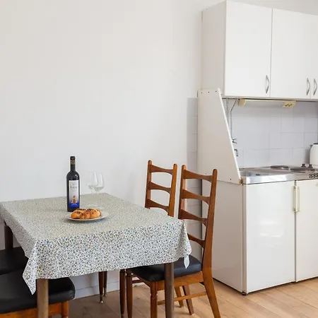 Near Central Beach With Free Parking Appartamento *