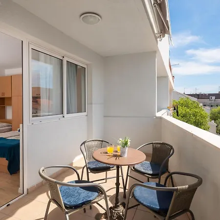 Near Central Beach With Free Parking Makarska