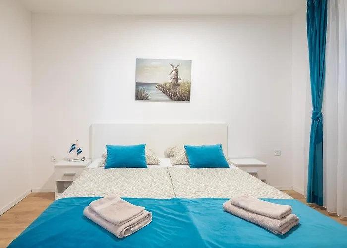 Near Central Beach With Free Parking Makarska