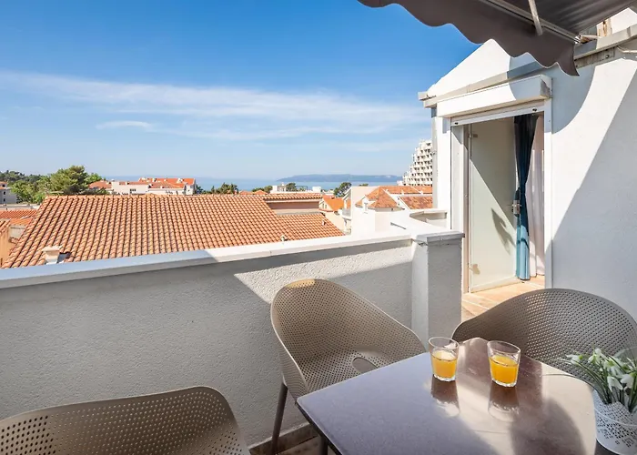 Near Central Beach With Free Parking Makarska