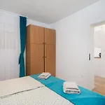 Near Central Beach With Free Parking