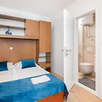 Near Central Beach With Free Parking