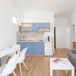 Near Central Beach With Free Parking *