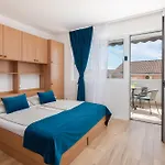 Apartment Near Central Beach With Free Parking Makarska