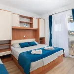 Near Central Beach With Free Parking * Makarska