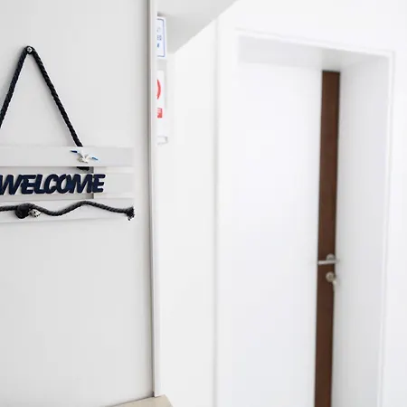 Near Central Beach With Free Parking