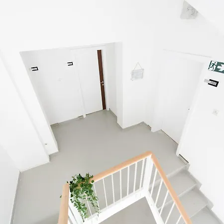 Near Central Beach With Free Parking 公寓