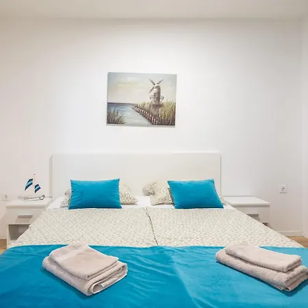 Near Central Beach With Free Parking Makarská