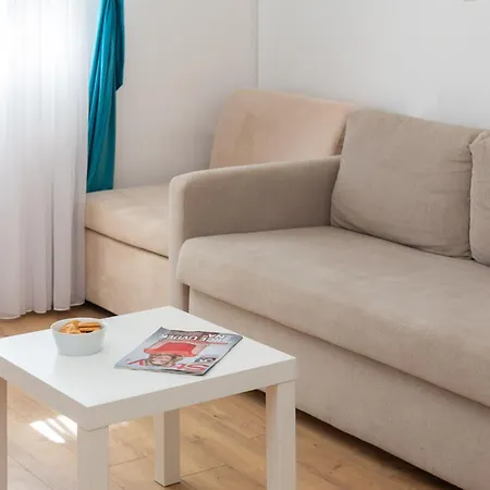 Near Central Beach With Free Parking * Makarská