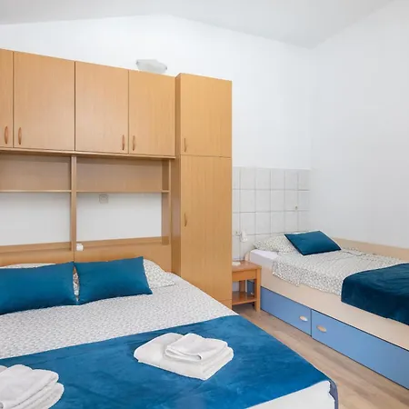 Near Central Beach With Free Parking