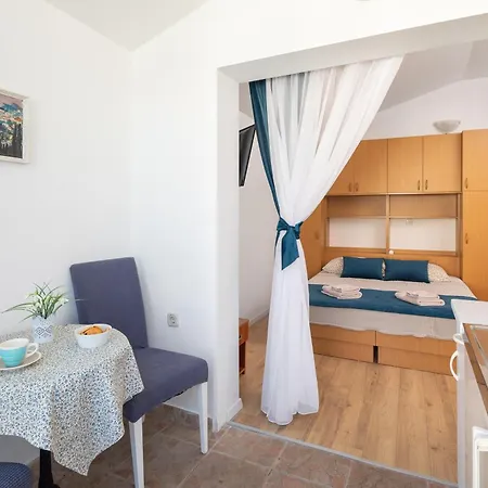 Apartmán Near Central Beach With Free Parking