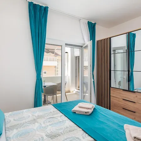 Near Central Beach With Free Parking Apartmán Makarská