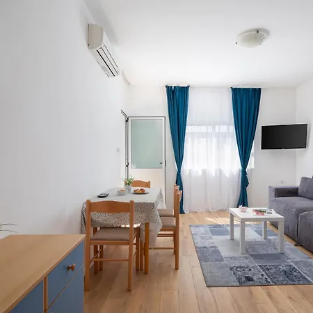 Apartmán Near Central Beach With Free Parking