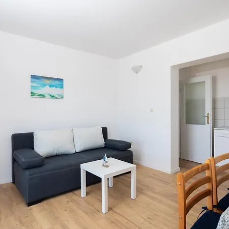Near Central Beach With Free Parking Apartmán Makarská