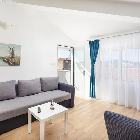 Near Central Beach With Free Parking Makarská