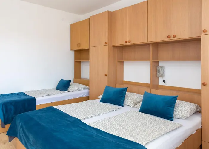 דירה Near Central Beach With Free Parking