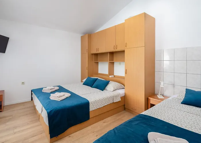 Apartment Near Central Beach With Free Parking Makarska