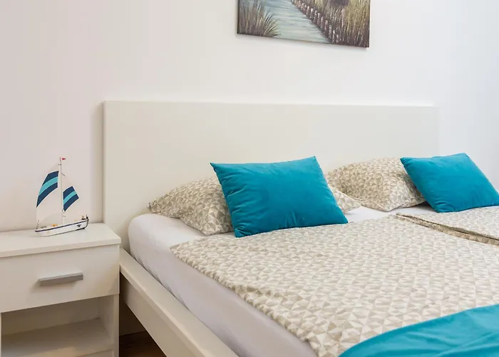 Apartment Near Central Beach With Free Parking