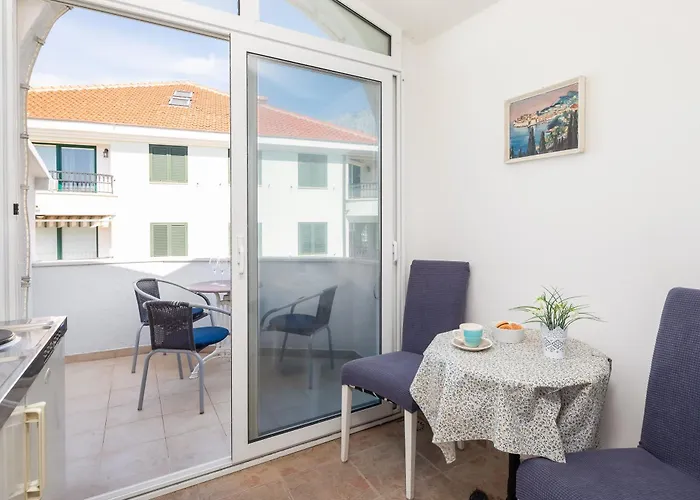 דירה Near Central Beach With Free Parking *