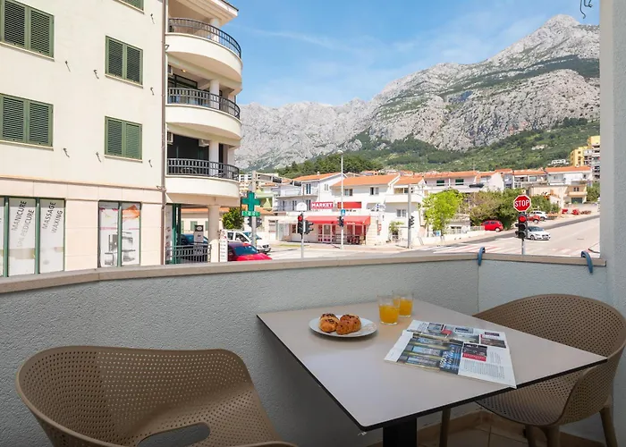 Near Central Beach With Free Parking Makarska