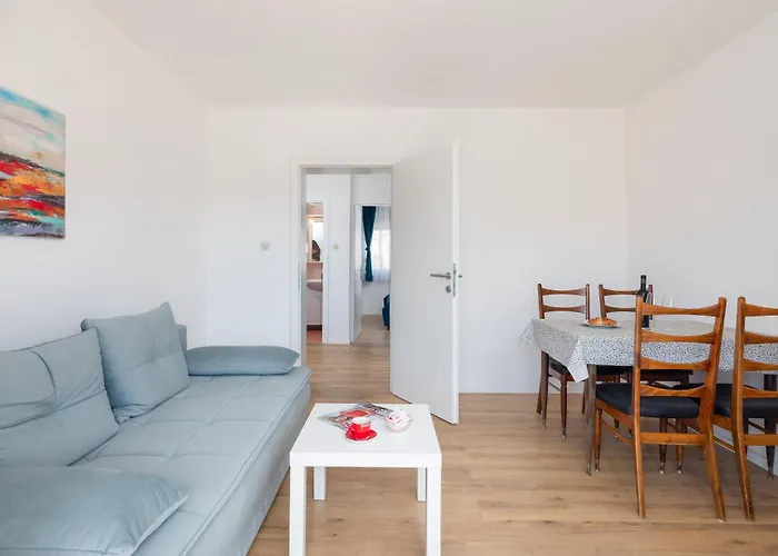 Near Central Beach With Free Parking Makarska