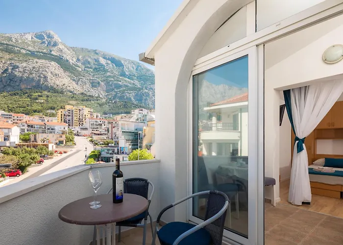 Near Central Beach With Free Parking * Makarska