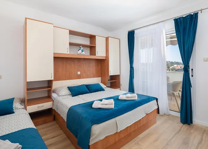 Near Central Beach With Free Parking * מאקרסקה