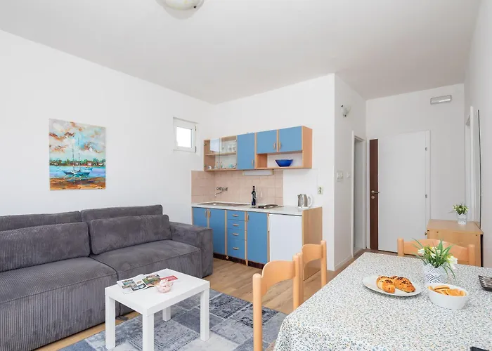 דירה Near Central Beach With Free Parking *