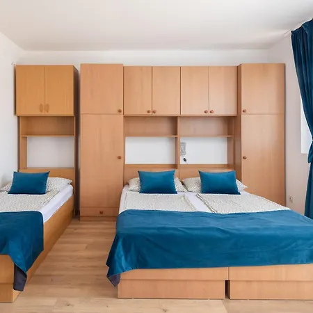 Near Central Beach With Free Parking Διαμέρισμα Μακάρσκα