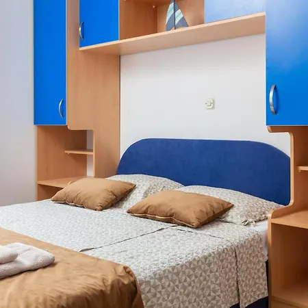 Near Central Beach With Free Parking